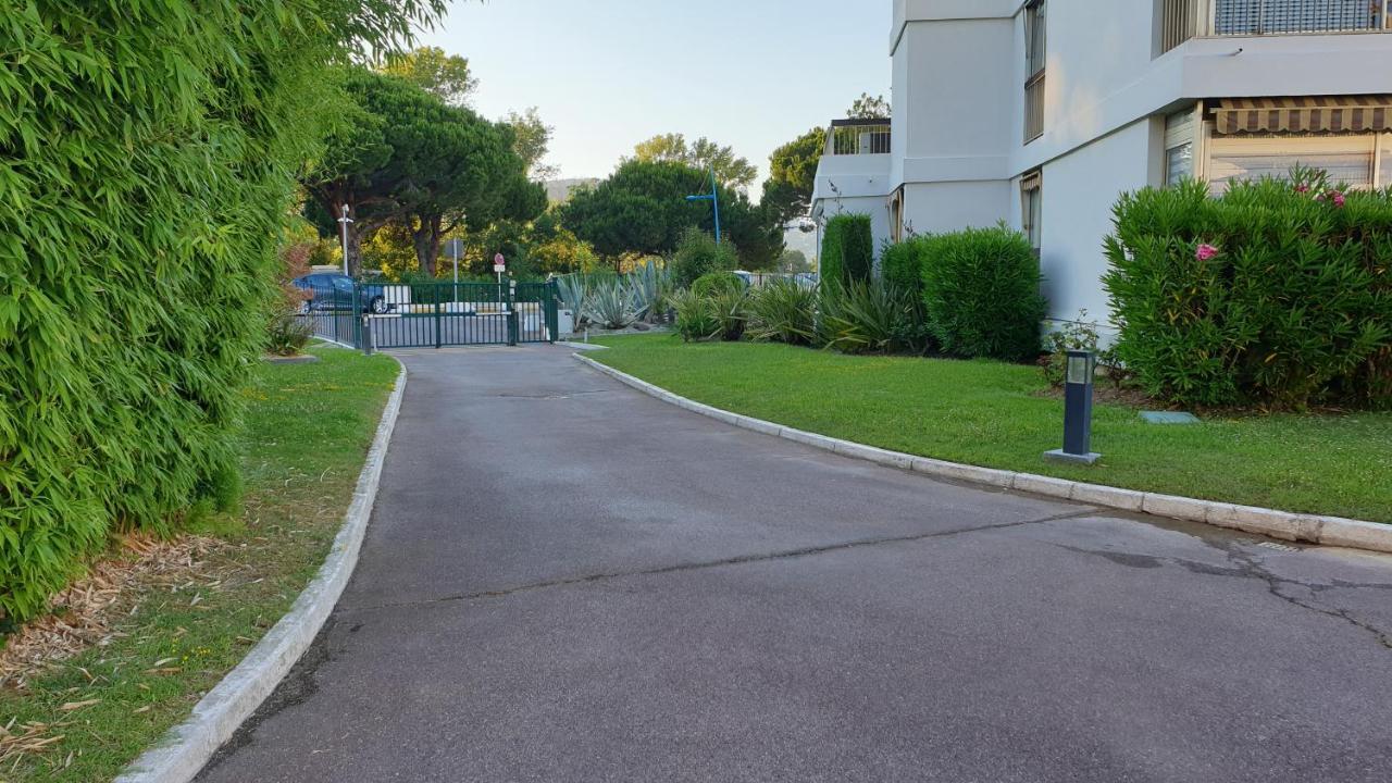 Garden And Beach Sea View Apartment Cannes 망들리유 라 나플 외부 사진